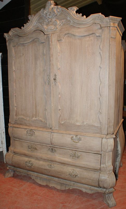 Dutch Bleached Linen Press