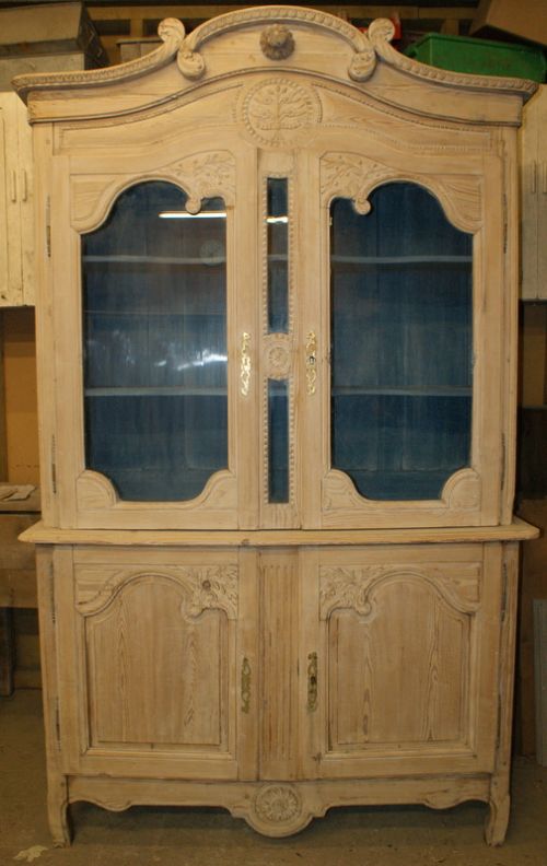 Pine Buffet - De - Corps