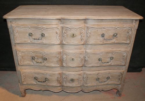Serpentine Front Commode