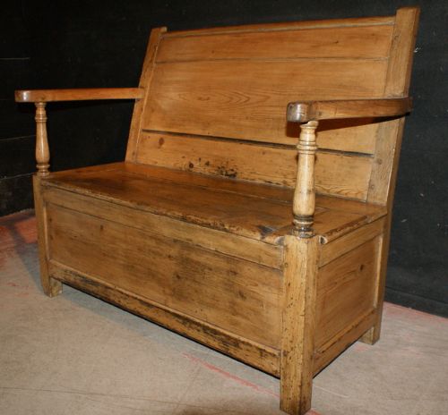 Welsh Box Settle