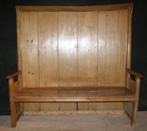 Tavern Settle