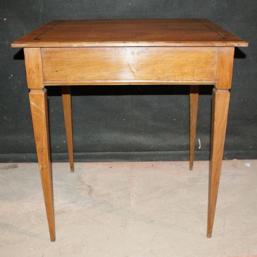 Small Cherry Lamp Table