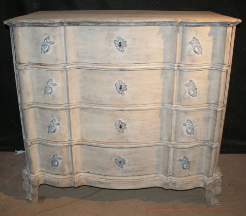 Serpetine Oak Commode