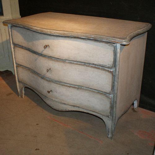 Swedish Serpentine Commode