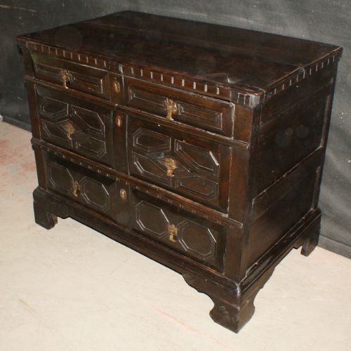 Oak Chest of Drawers