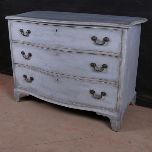 Serpentine Front Commode