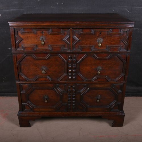 Oak Chest of Drawers