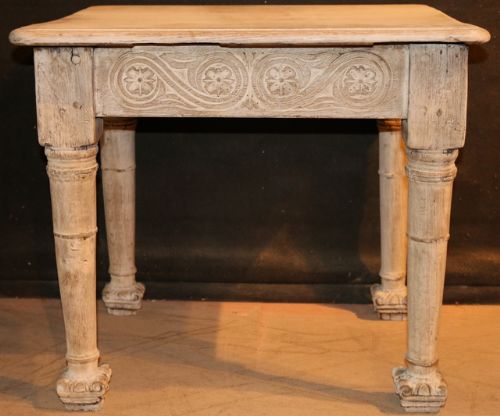 Carved Oak Lamp Tabe