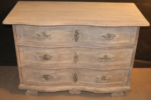 Serpentine Front Commode