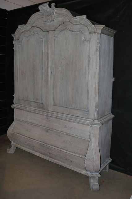 Bleached Oak Linen Cupboard