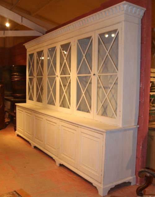 Stunning Display Cabinet / Bookcase