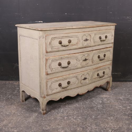 French Bowed Commode