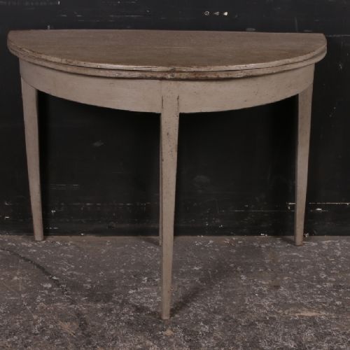 Antique Lamp / Console Table
