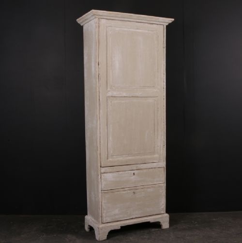 Narrow Linen Cupboard
