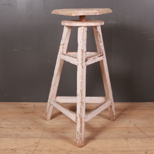 French Sculptures Stand