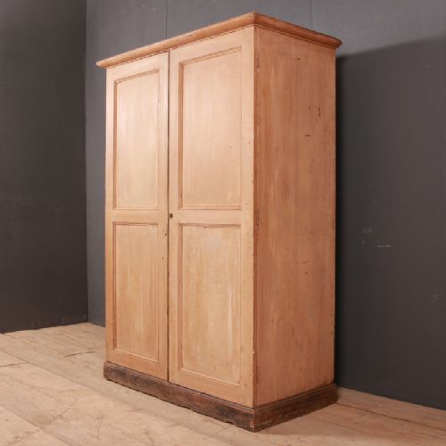 English Bank of Drawers