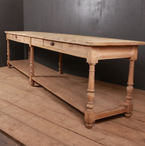 Pine Drapers Table