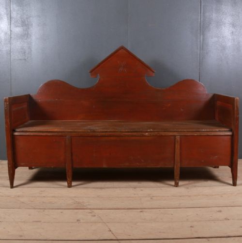 Swedish Box Settle