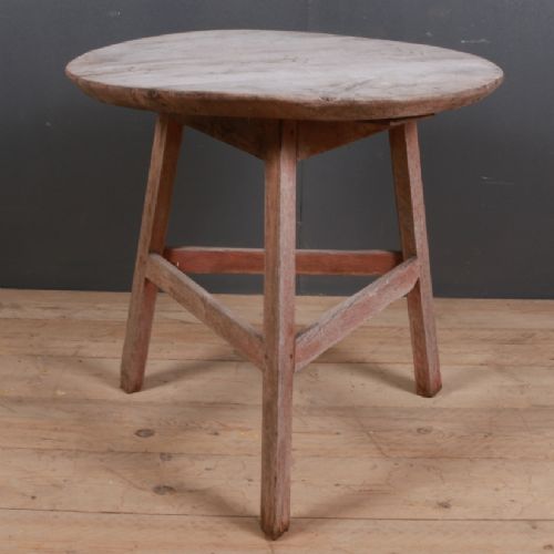 Oak Cricket Table