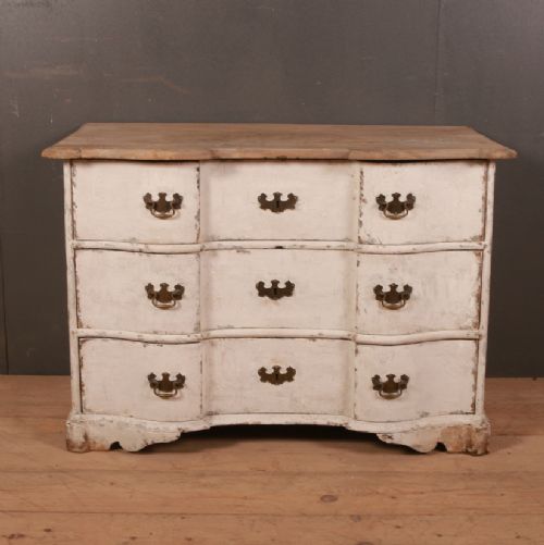 Serpentine Commode