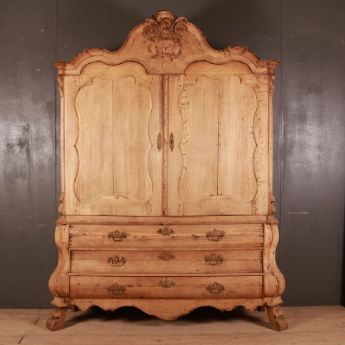 Dutch Oak Linen Press