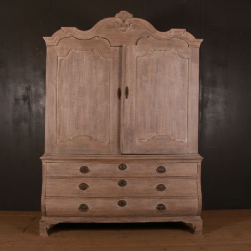 Dutch Oak Linen Press