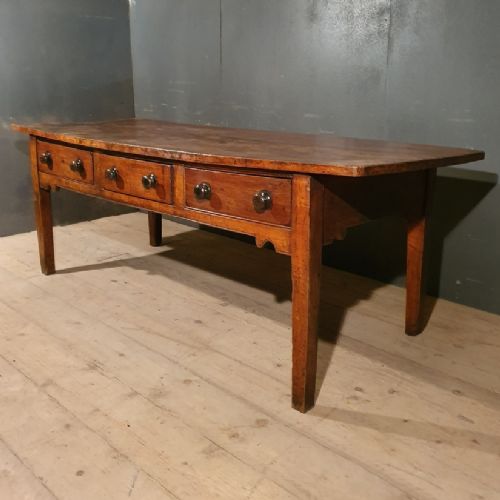 Country House Table