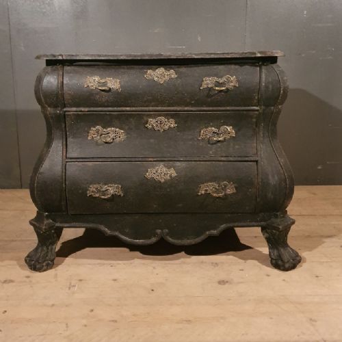 Dutch Bombe Commode