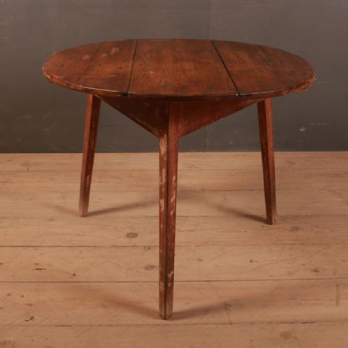 Welsh Pine Cricket Table