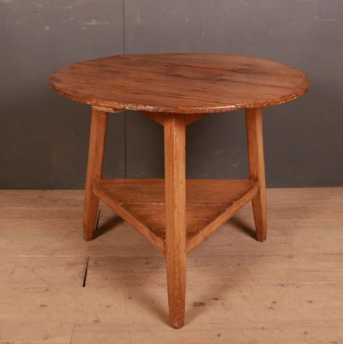 Welsh Pine Cricket Table