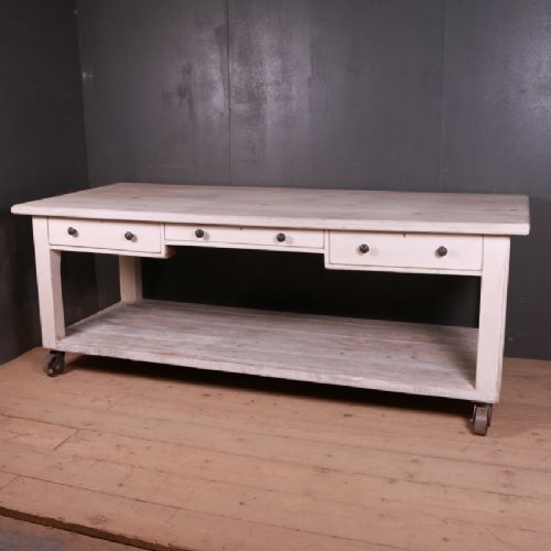English Country House Preparation Table