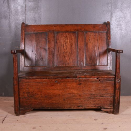 Welsh Box Settle