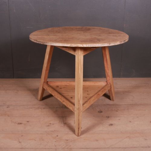 Welsh Pine Cricket Table
