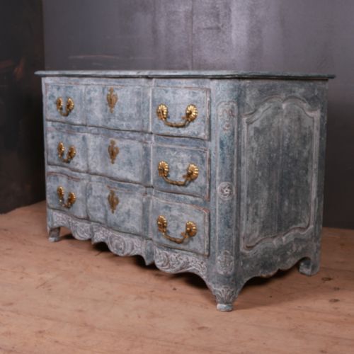FRENCH SERPENTINE COMMODE - ADDITIONAL PHOTO 3