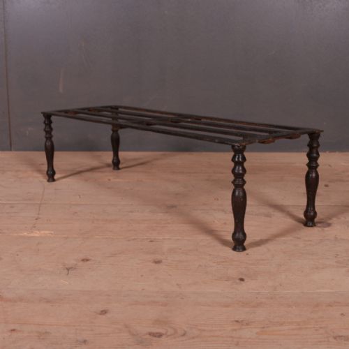 Small Trivet Stand