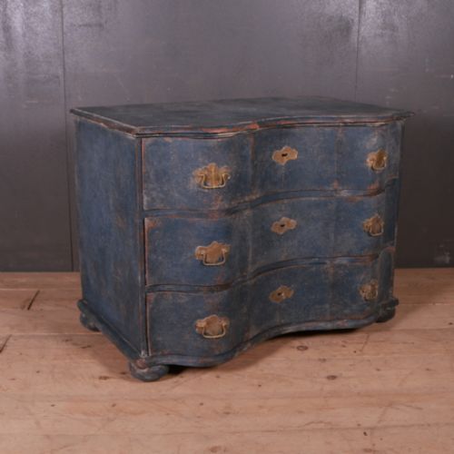 German Serpentine Commode