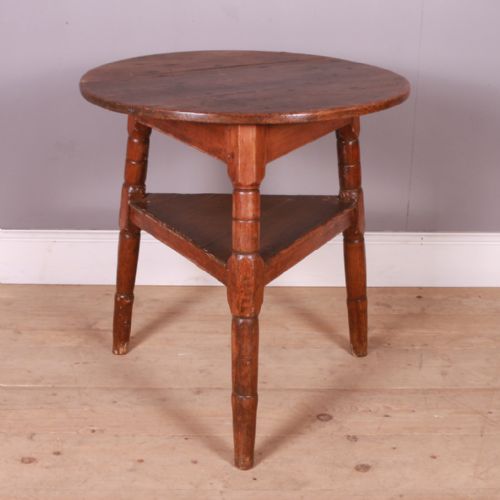 Welsh Pine Cricket Table