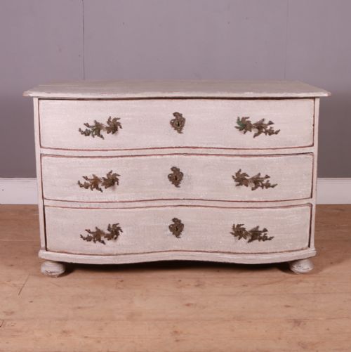 18th C French Serpentine Commode