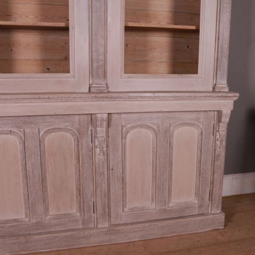 SCOTTISH LIBRARY BOOKCASE - ADDITIONAL PHOTO 2