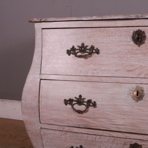 DUTCH OAK BOMBE SHAPE COMMODE - ADDITIONAL PHOTO 1