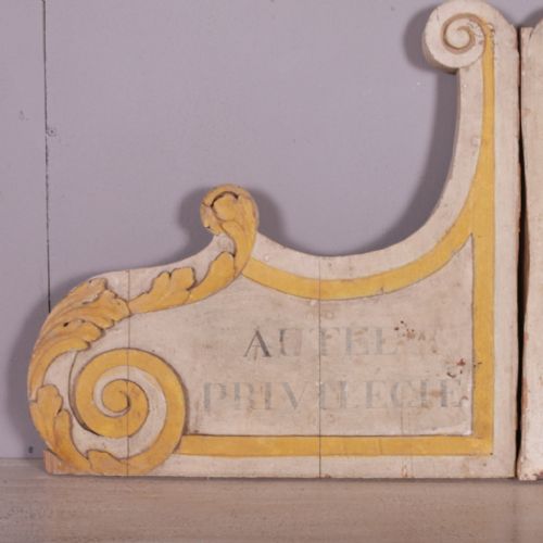PAIR OF PAINTED FRENCH BRACKETS - ADDITIONAL PHOTO 2