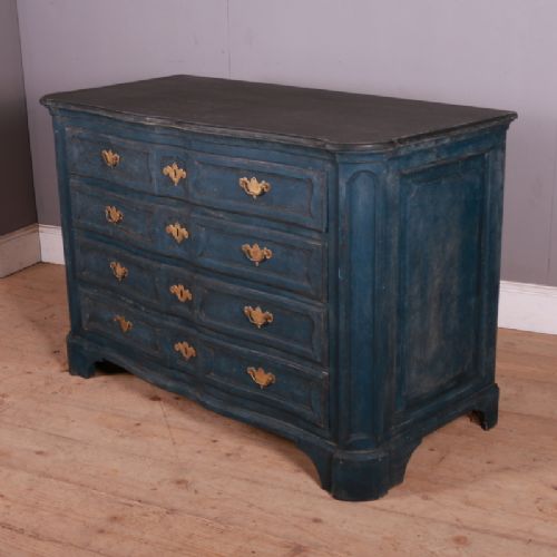 18th Century French Serpentine Front Commode