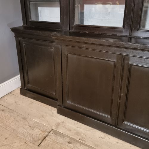 ENGLISH BREAKFRONT LIBRARY BOOKCASE - ADDITIONAL PHOTO 1
