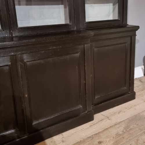 ENGLISH BREAKFRONT LIBRARY BOOKCASE - ADDITIONAL PHOTO 2