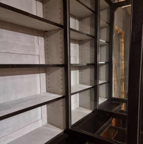 ENGLISH BREAKFRONT LIBRARY BOOKCASE - ADDITIONAL PHOTO 8