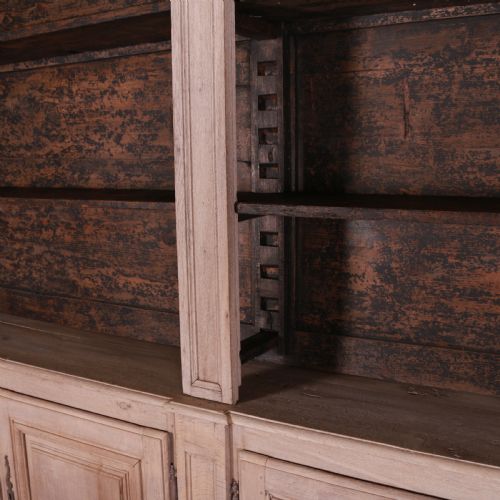 18TH CENTURY FRENCH BLEACHED OAK BOOKCASE - ADDITIONAL PHOTO 7