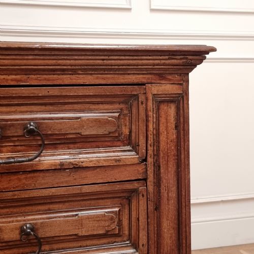 18TH CENTURY ITALIAN COMMODE - ADDITIONAL PHOTO 4