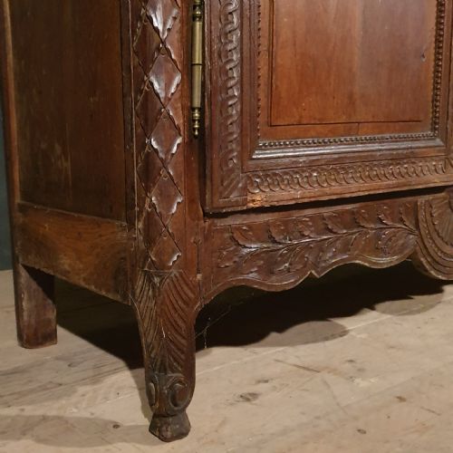 FRENCH OAK ARMOIRE - ADDITIONAL PHOTO 7