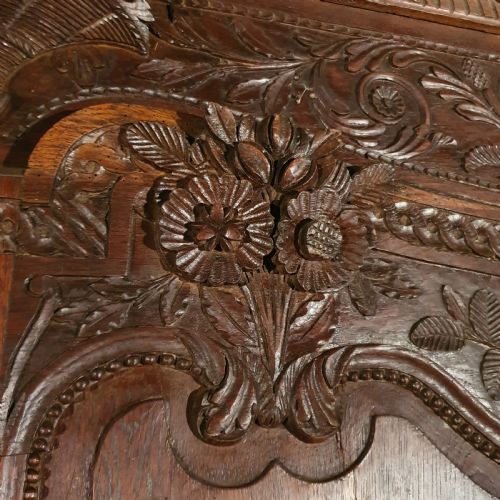 FRENCH OAK ARMOIRE - ADDITIONAL PHOTO 8