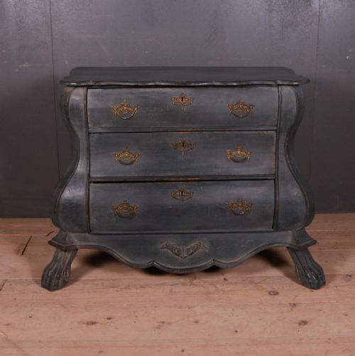 Dutch Bombe Commode